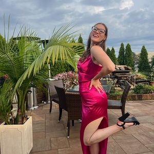 Meet your Posher, Hope